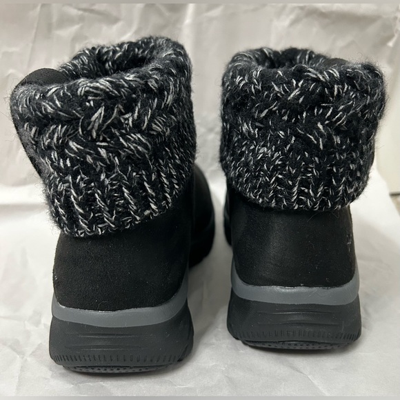 Skechers Black Easy Going Cozy Weather ankle boot Sz 8 - Picture 4 of 5